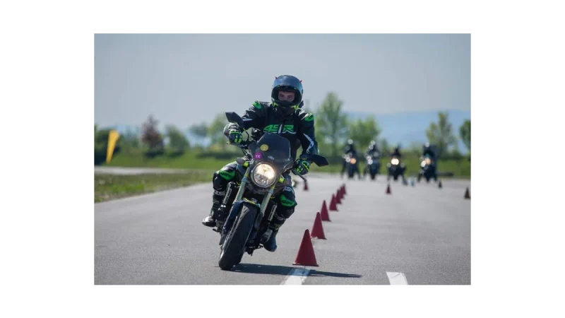 Motorkáři hledají praktické dovednosti pro bezpečnost