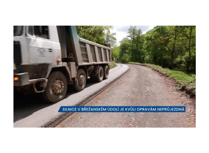 Břežany: Opravy silnice komplikují cestování v údolí