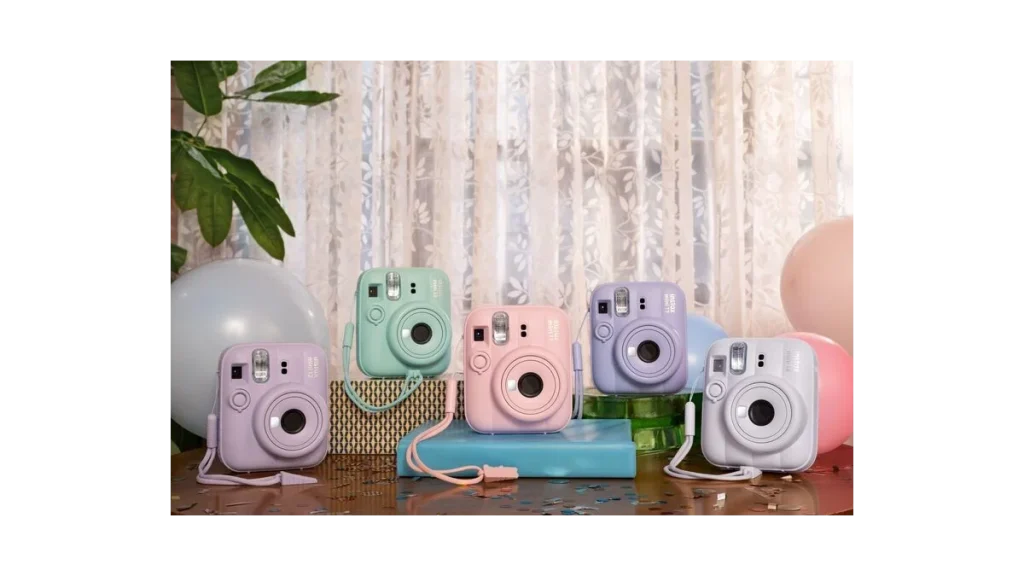 Zábava s instantním fotoaparátem instax mini 13