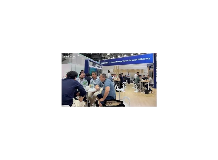 SINEXCEL představuje nový systém na veletrhu Intersolar