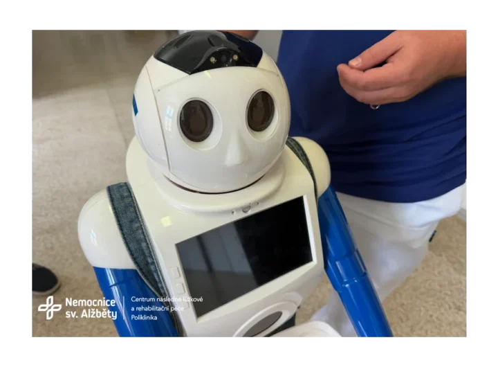 Robot Robin a VR zlepšují rehabilitaci v nemocnici