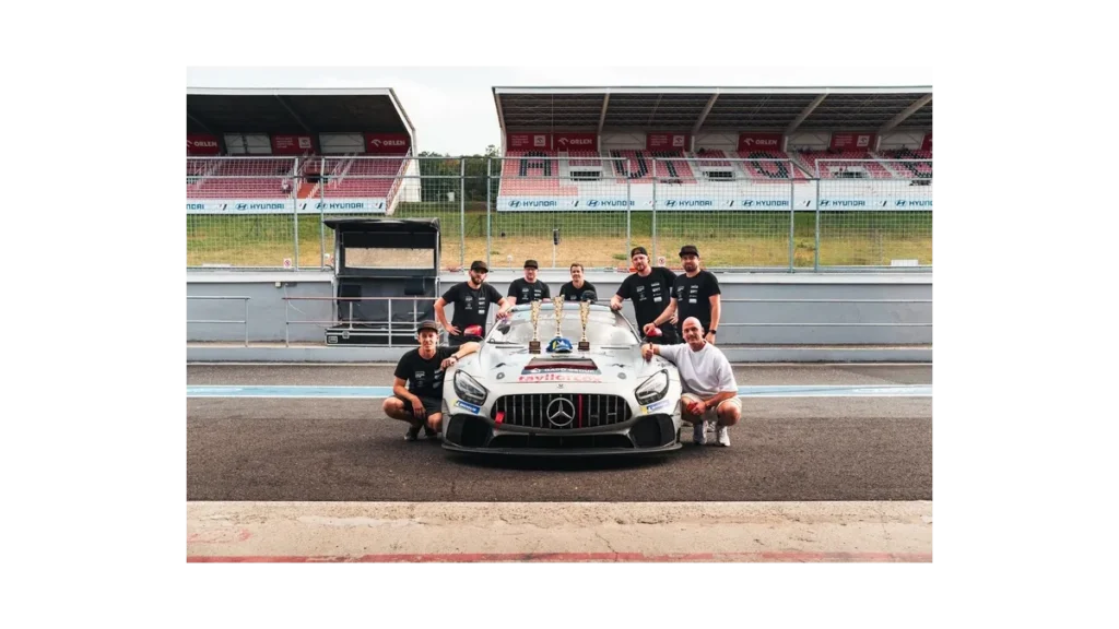 Drivers Club: Úspěch v GT4 na závodech v Mostě