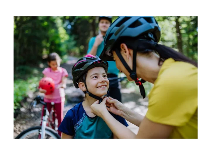 Přilby pro cyklisty: Bezpečnostní testy odhalují nedostatky