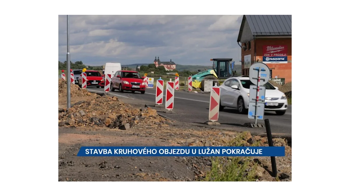 Aktuální dění okolo Lužan: Kruhový objezd se staví